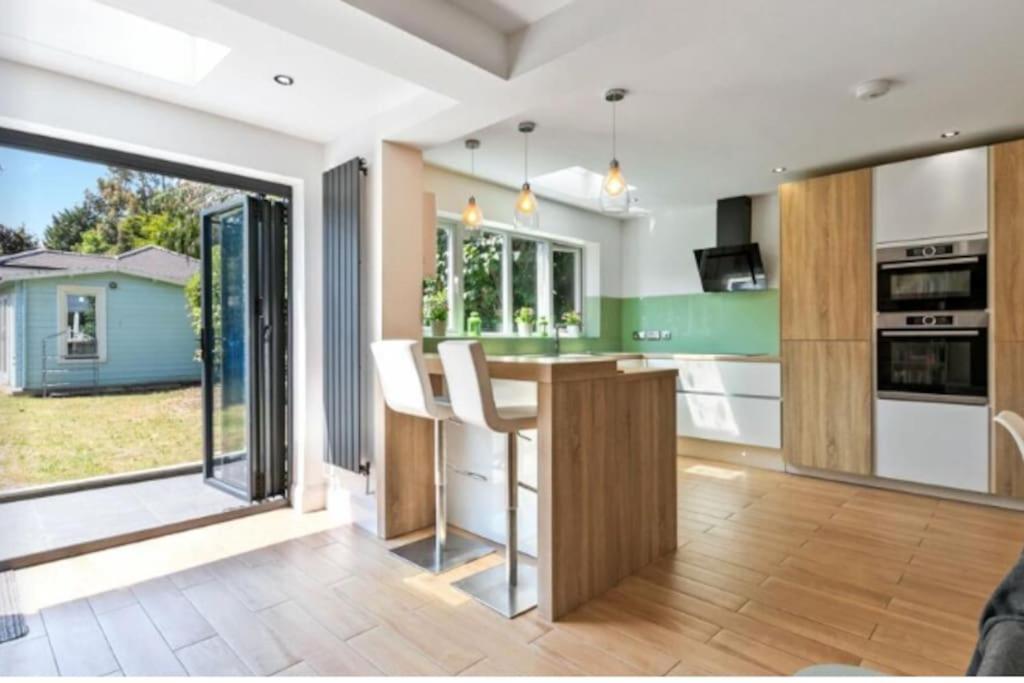 Large Family Home Near Richmond Park New Malden Exterior photo